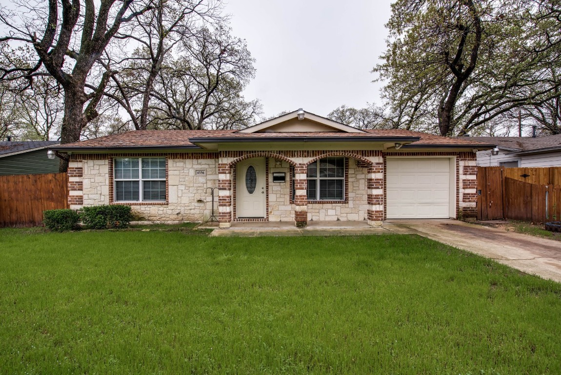4336 Kings Circle N Fort Worth TX 76111