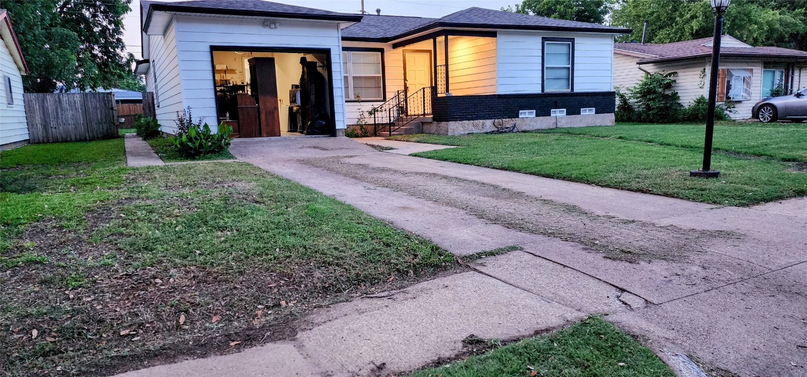 2539 Helmet Street Irving TX 75060