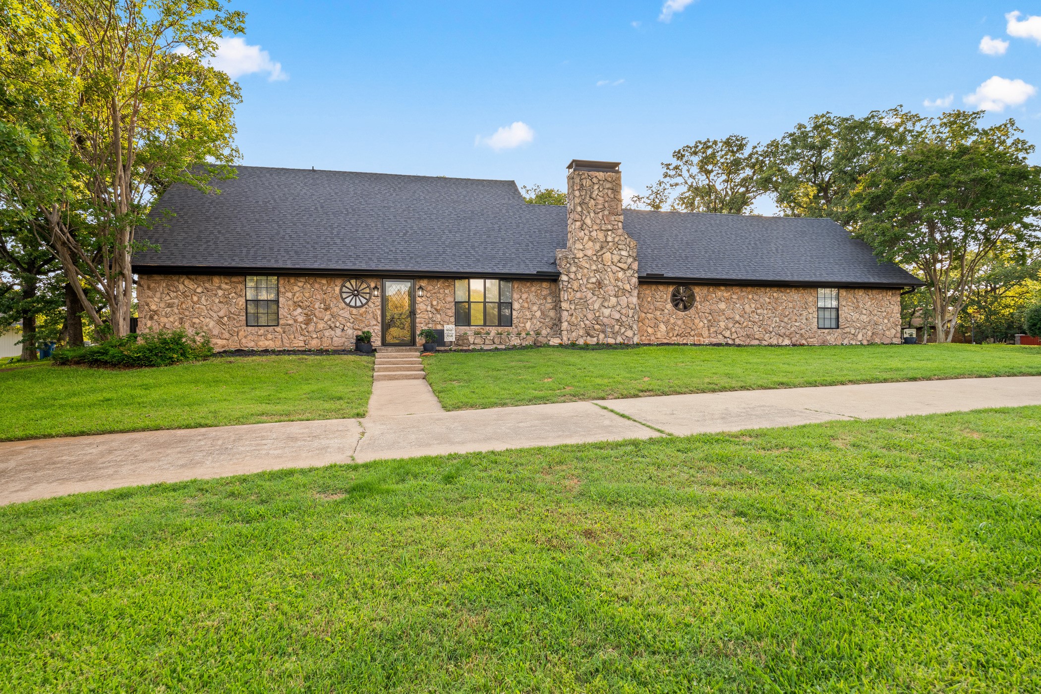 180 N Woodland Trail Double Oak TX 75077