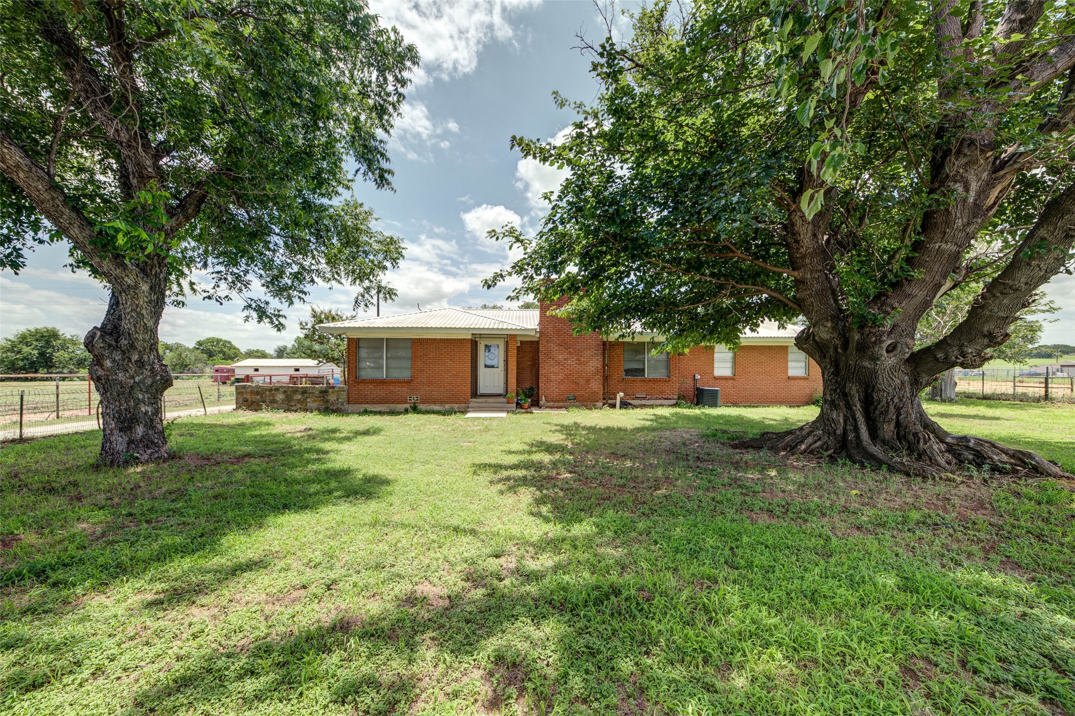 716 County Road 4757 Boyd TX 76023