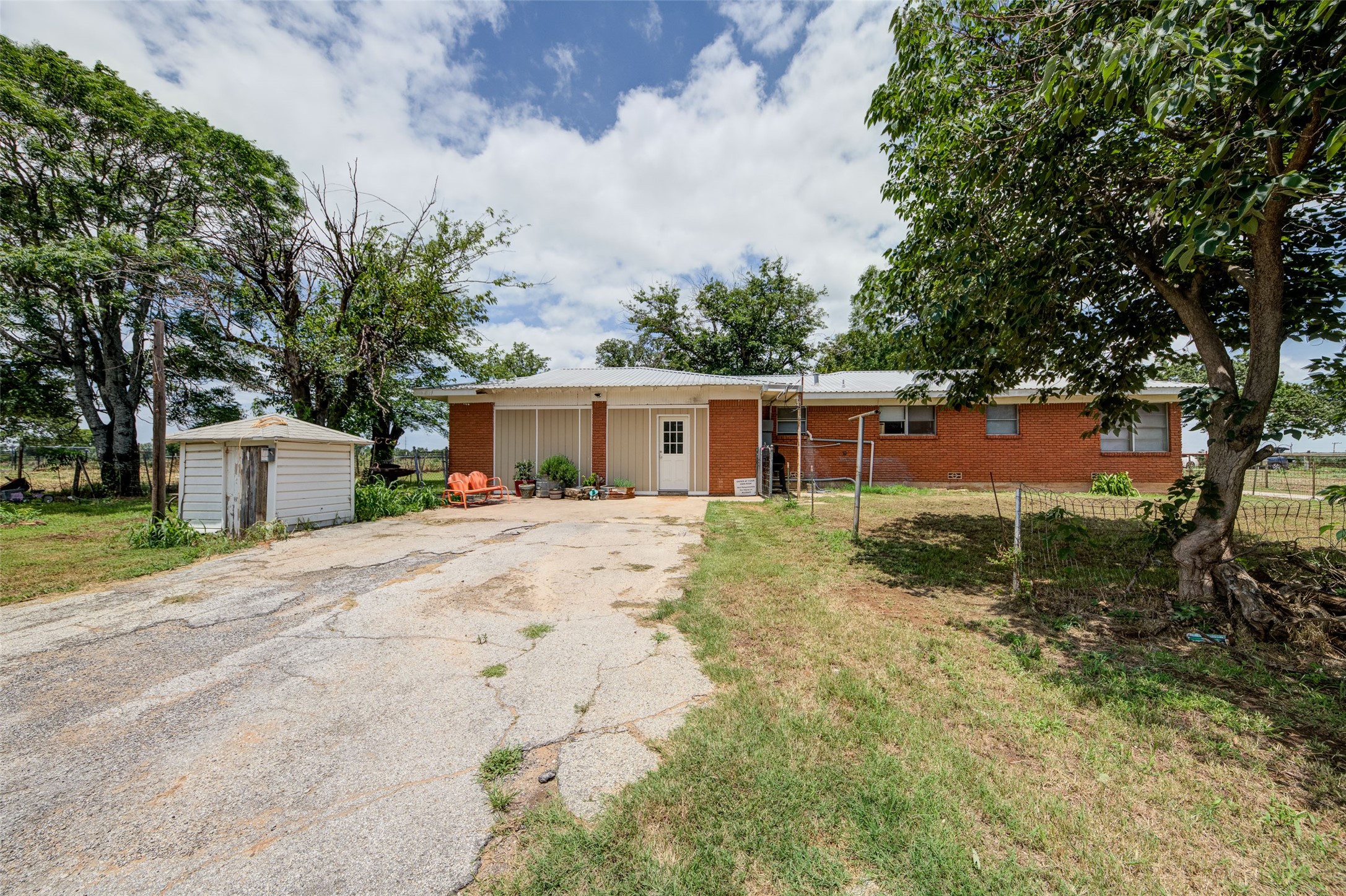 716 County Road 4757 Boyd TX 76023