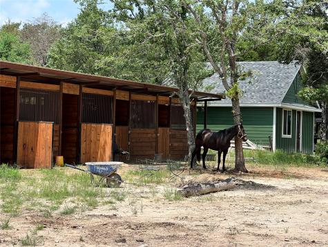 1327 County Road 3702 Quinlan TX 75474