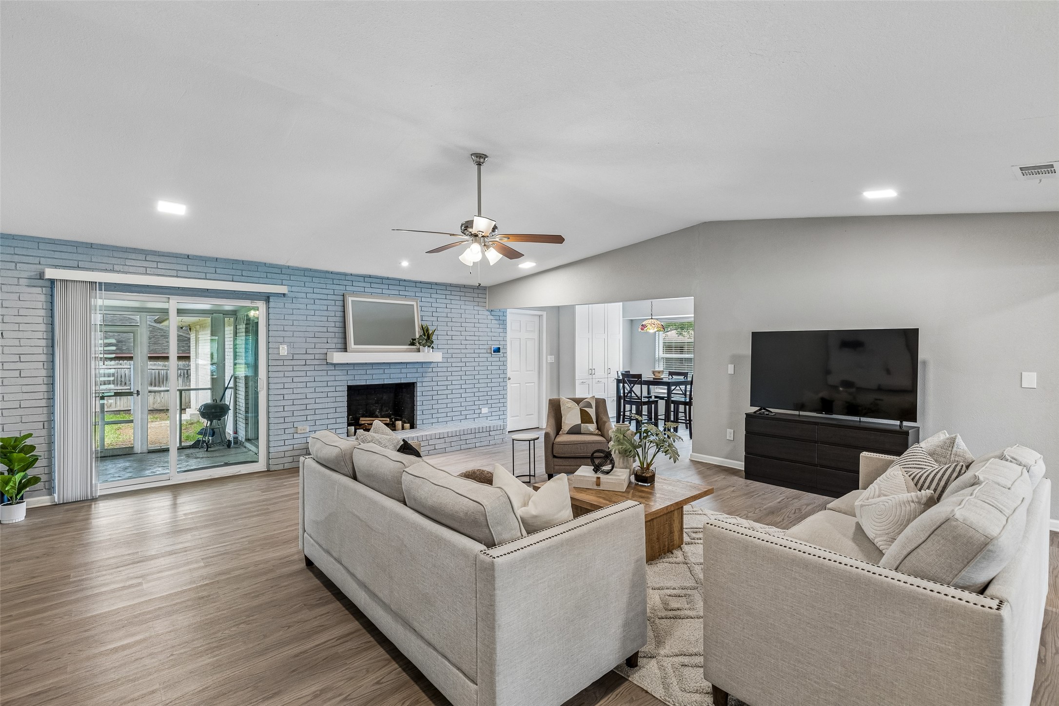 605 Meadow Heath Circle Dallas TX 75232