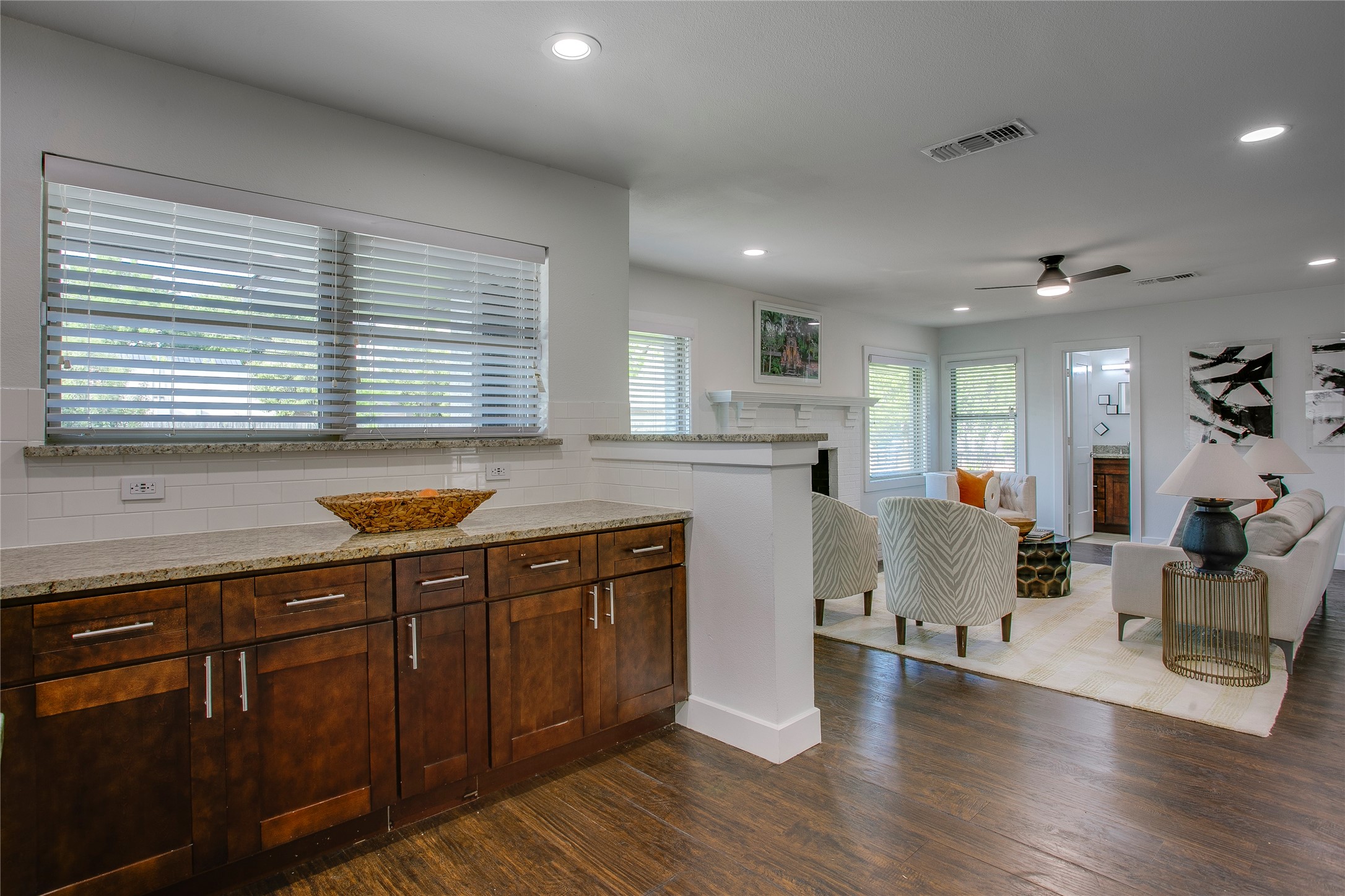 6207 Royal Lane Dallas TX 75230