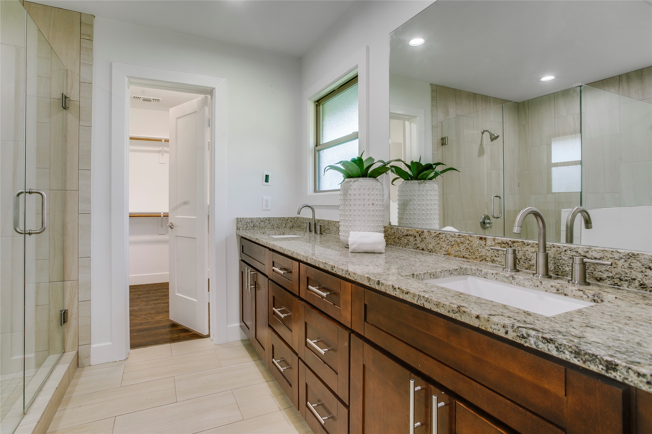 6207 Royal Lane Dallas TX 75230