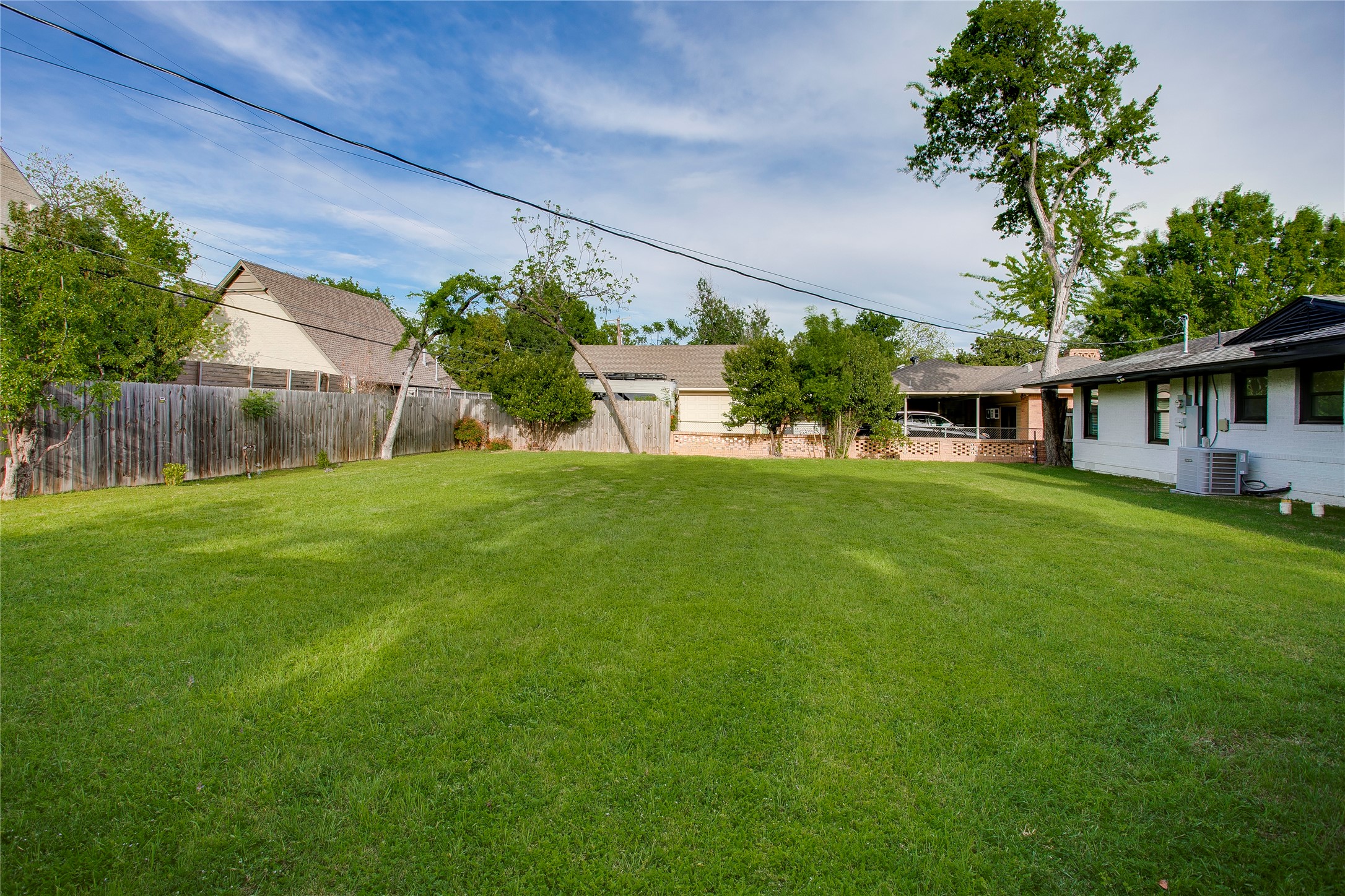 6207 Royal Lane Dallas TX 75230
