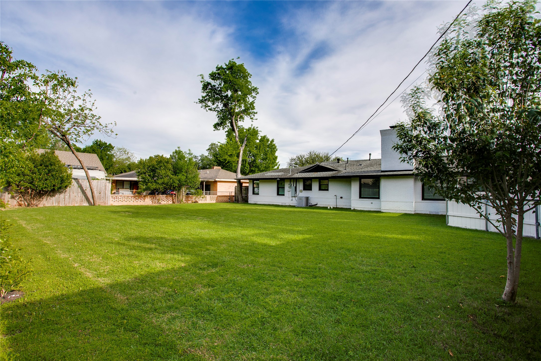 6207 Royal Lane Dallas TX 75230