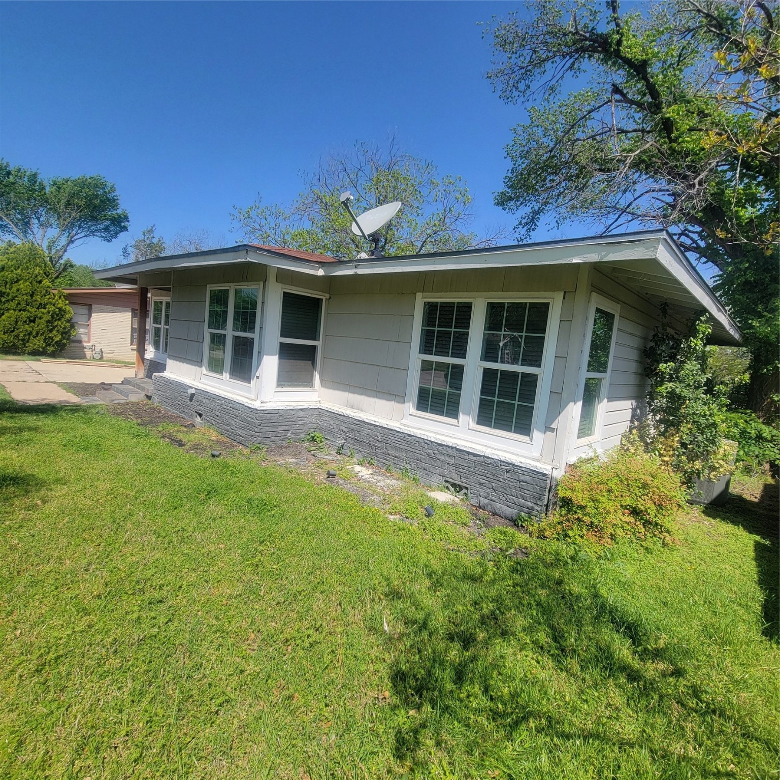 5433 Greenlee Street Fort Worth TX 76112