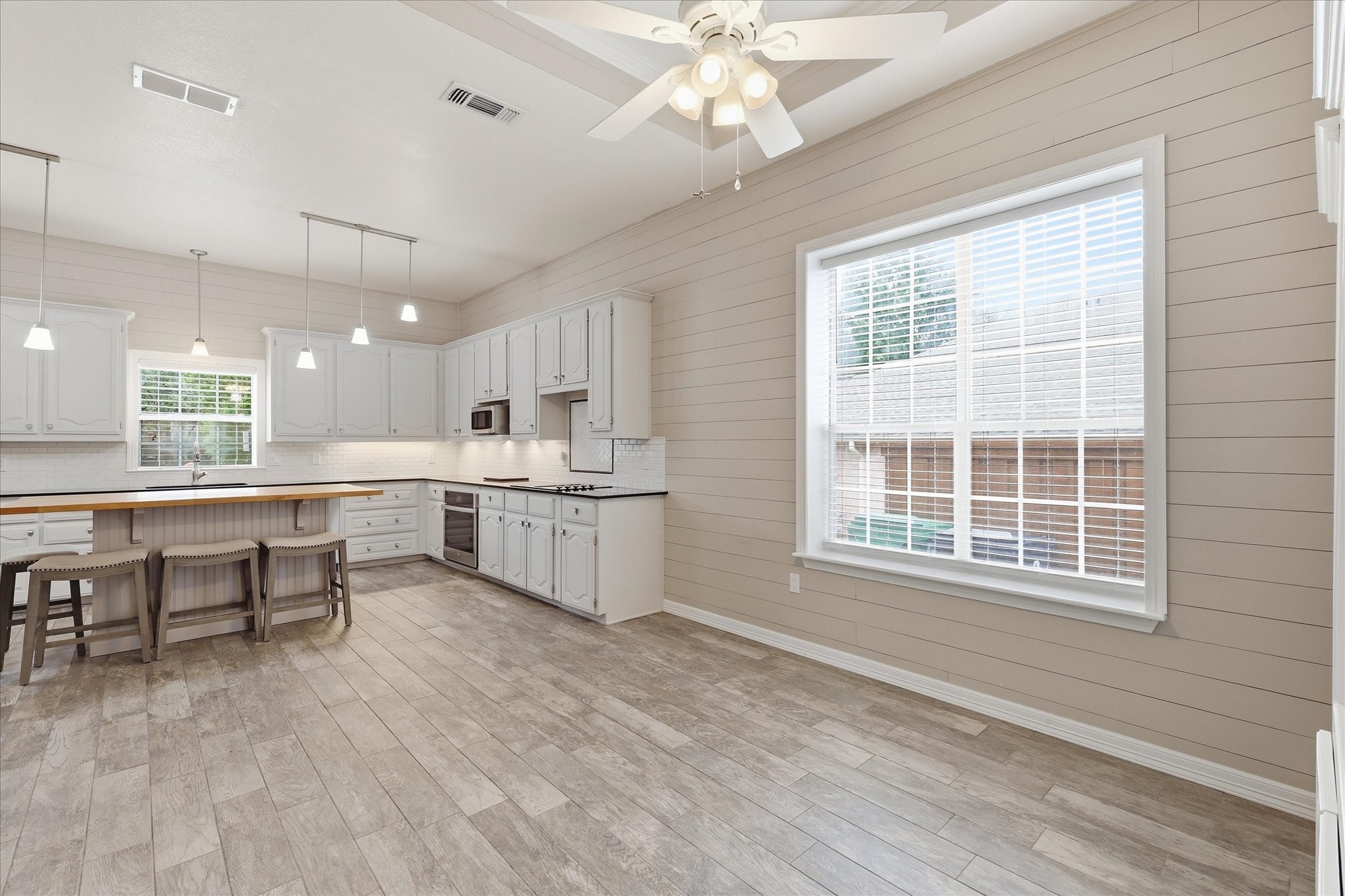 1146 Oakhurst Street Denton TX 76210
