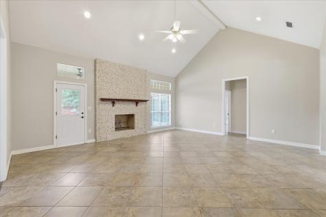 1146 Oakhurst Street Denton TX 76210