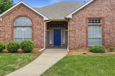 1146 Oakhurst Street Denton TX 76210