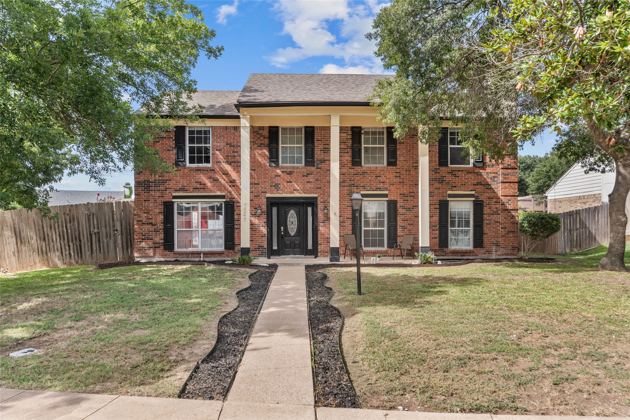 827 Nora Lane Desoto TX 75115