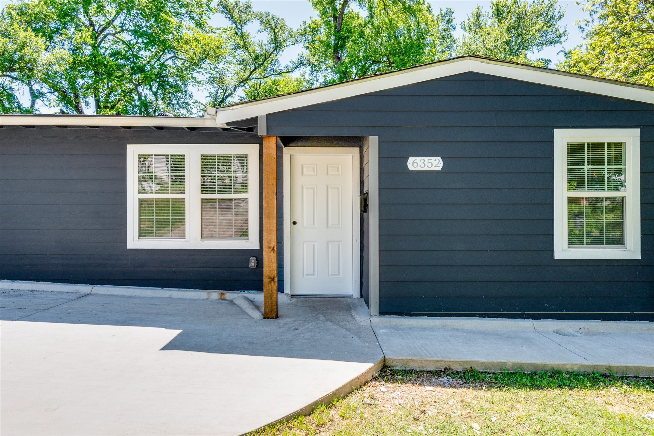 6352 Latta Street Dallas TX 75227