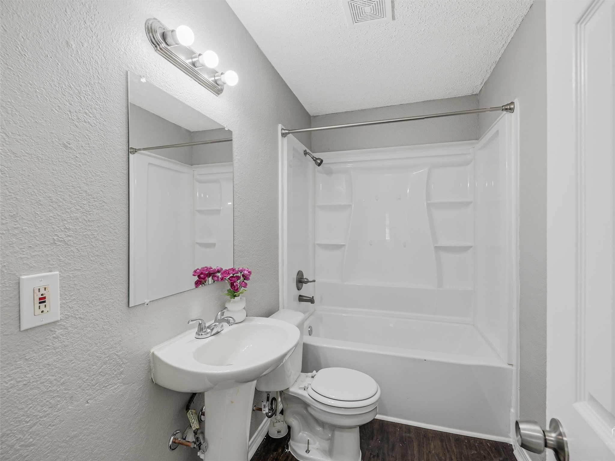 3211 Gus Thomasson Road Dallas TX 75228