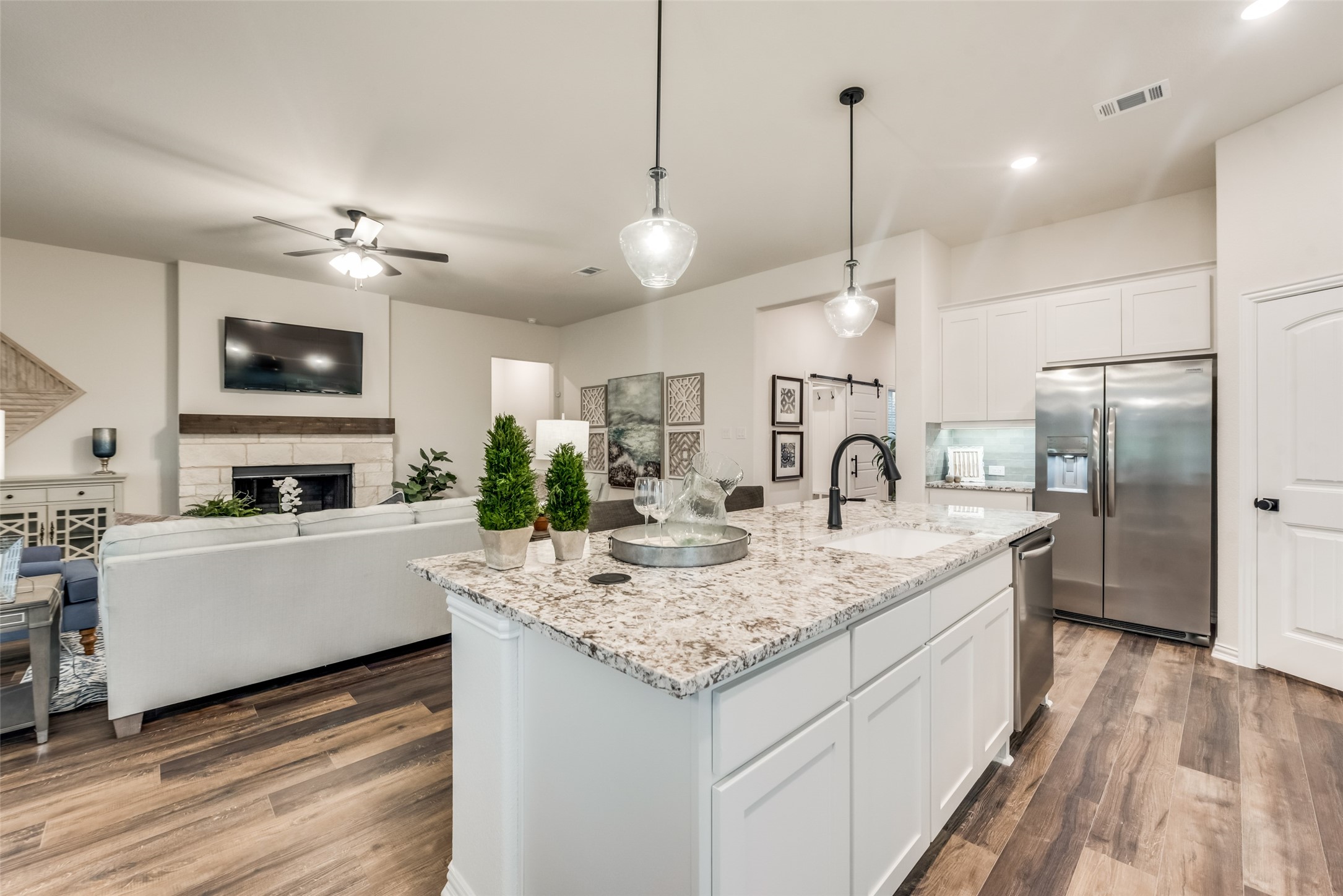 61 Roosevelt Lane Valley View TX 76272