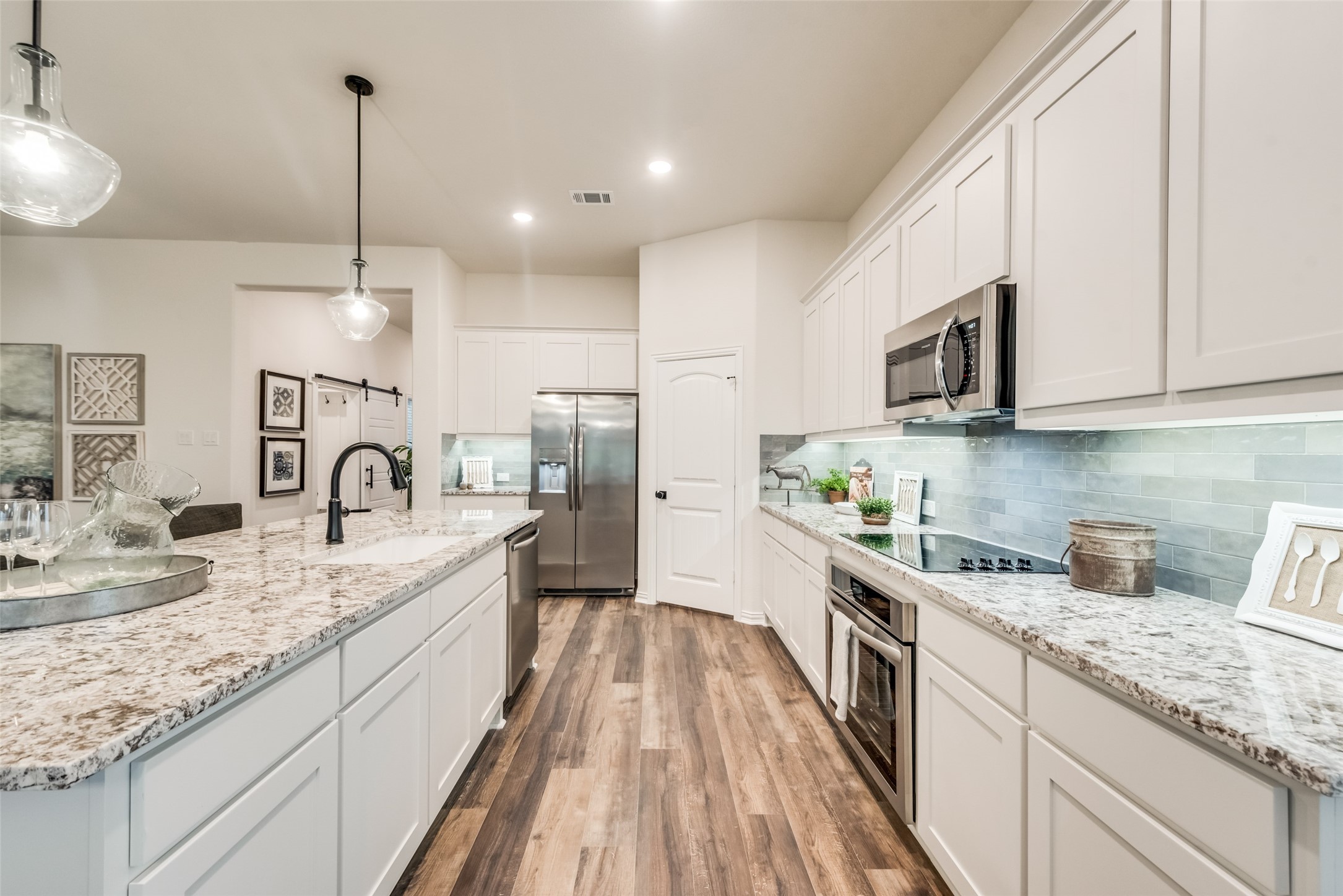 61 Roosevelt Lane Valley View TX 76272