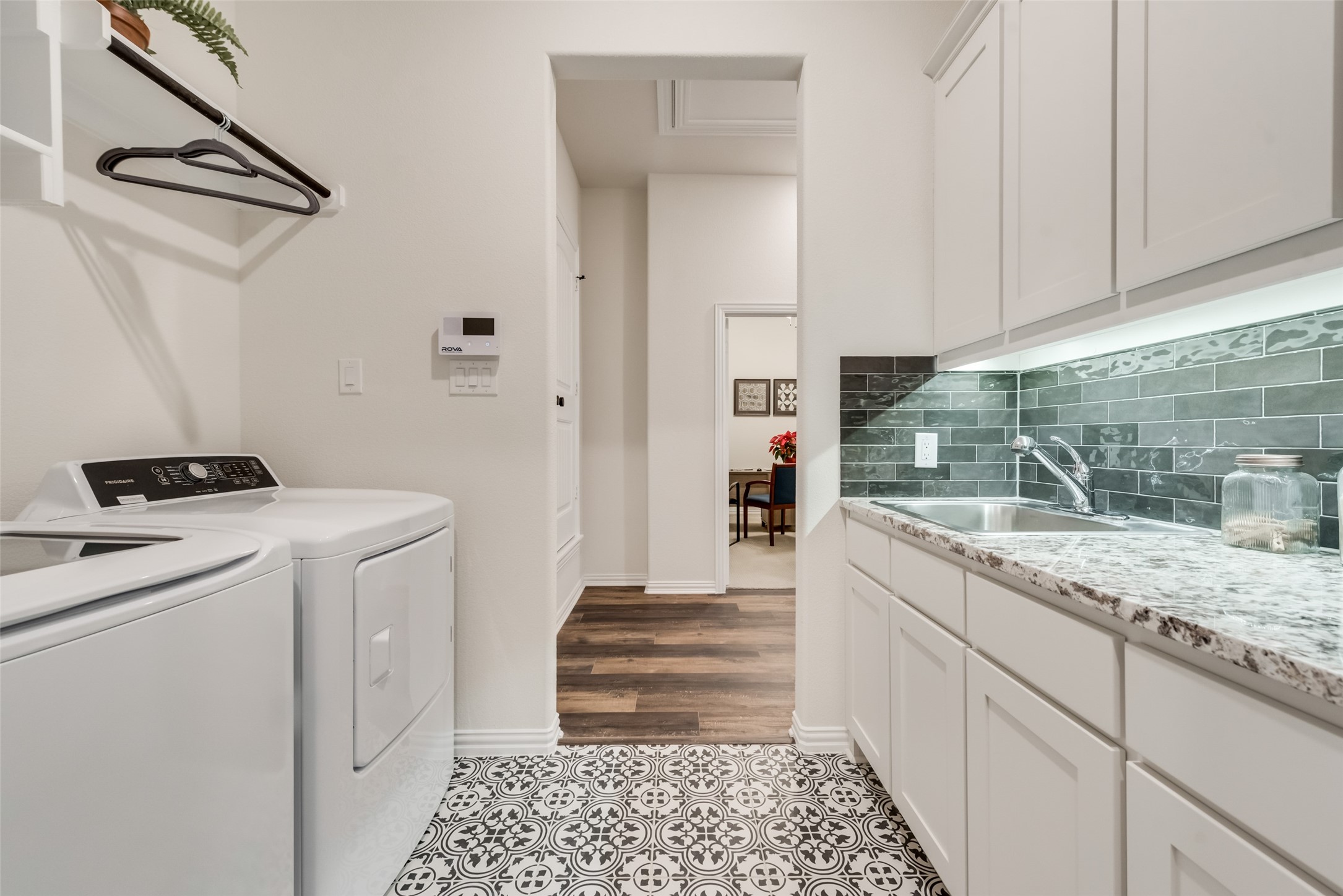 61 Roosevelt Lane Valley View TX 76272