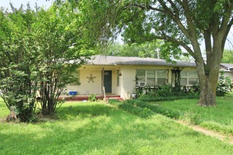 1689 N Highway 81 N Bowie TX 76230