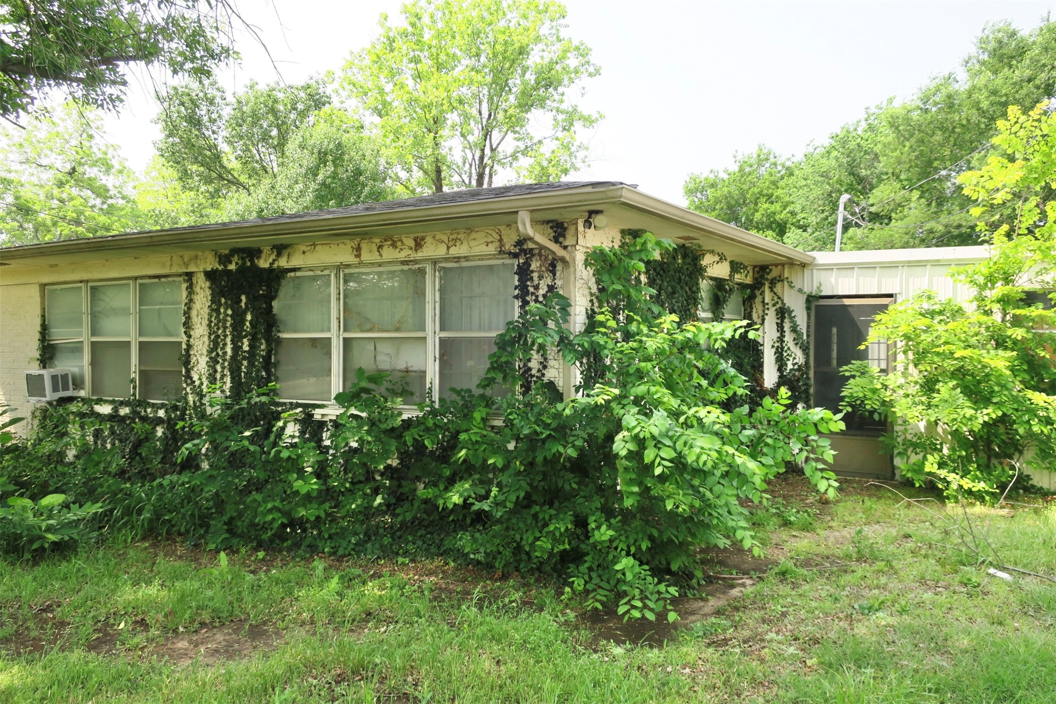 1689 N Highway 81 N Bowie TX 76230