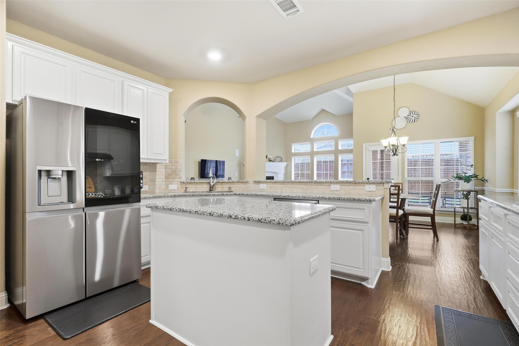 2939 Arenoso Grand Prairie TX 75054