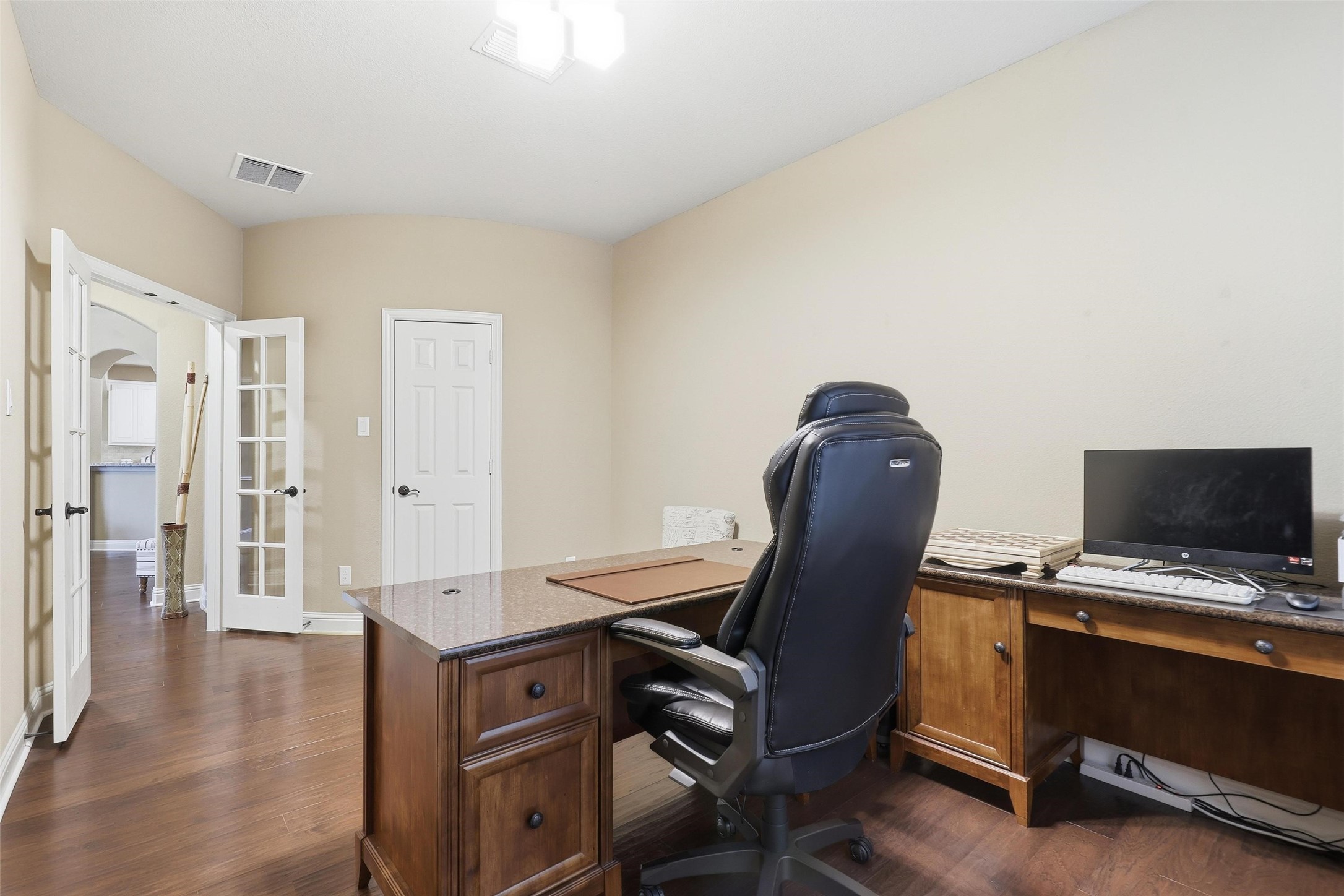 2939 Arenoso Grand Prairie TX 75054