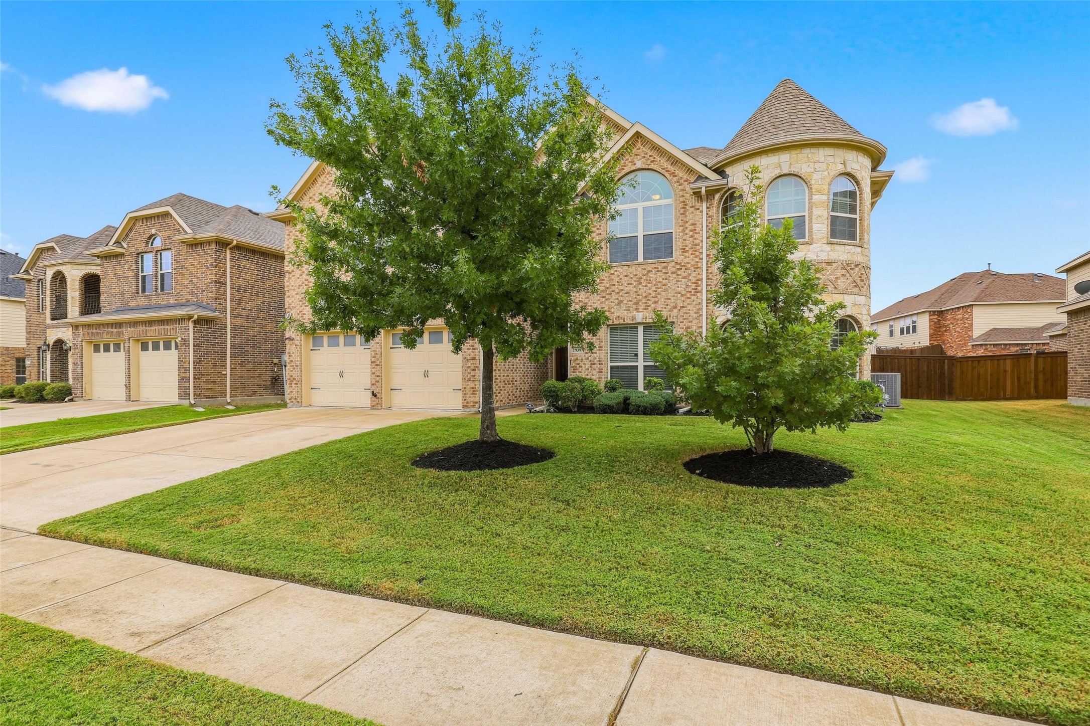 2939 Arenoso Grand Prairie TX 75054