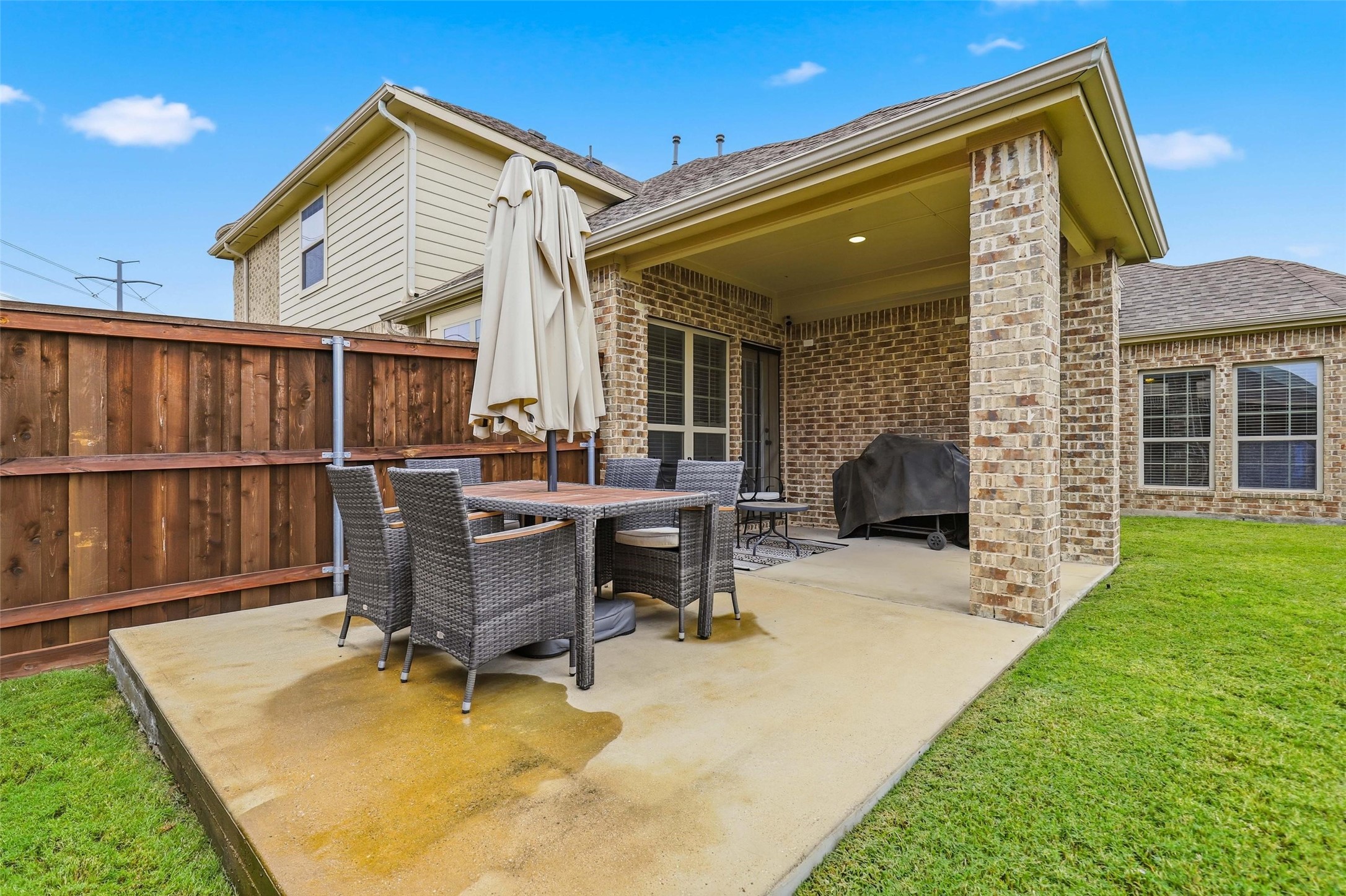 2939 Arenoso Grand Prairie TX 75054