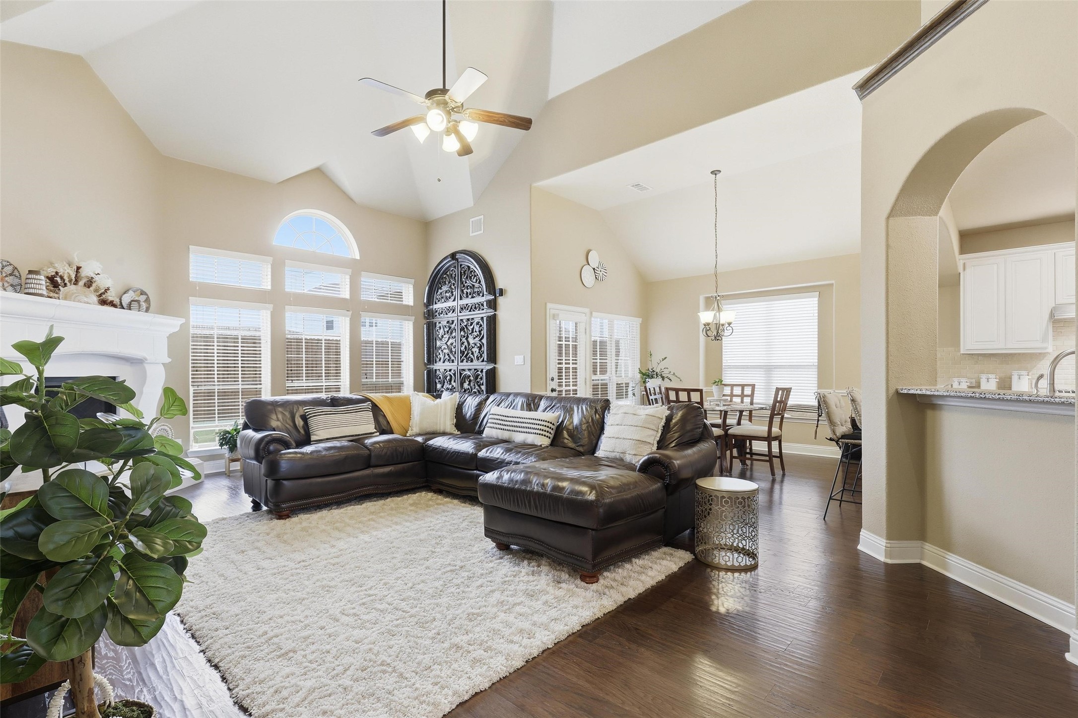 2939 Arenoso Grand Prairie TX 75054
