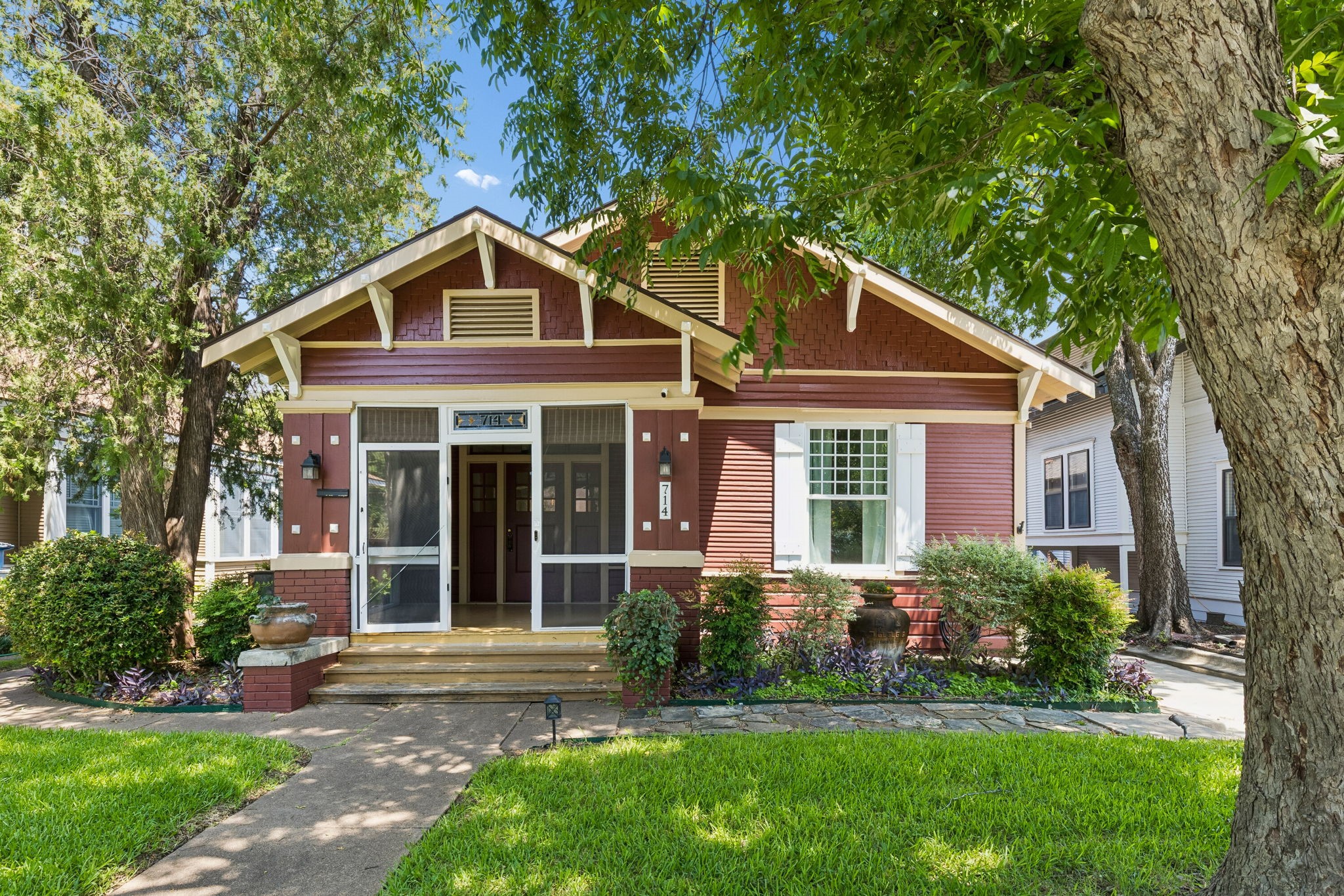 714 Woodlawn Avenue Dallas TX 75208