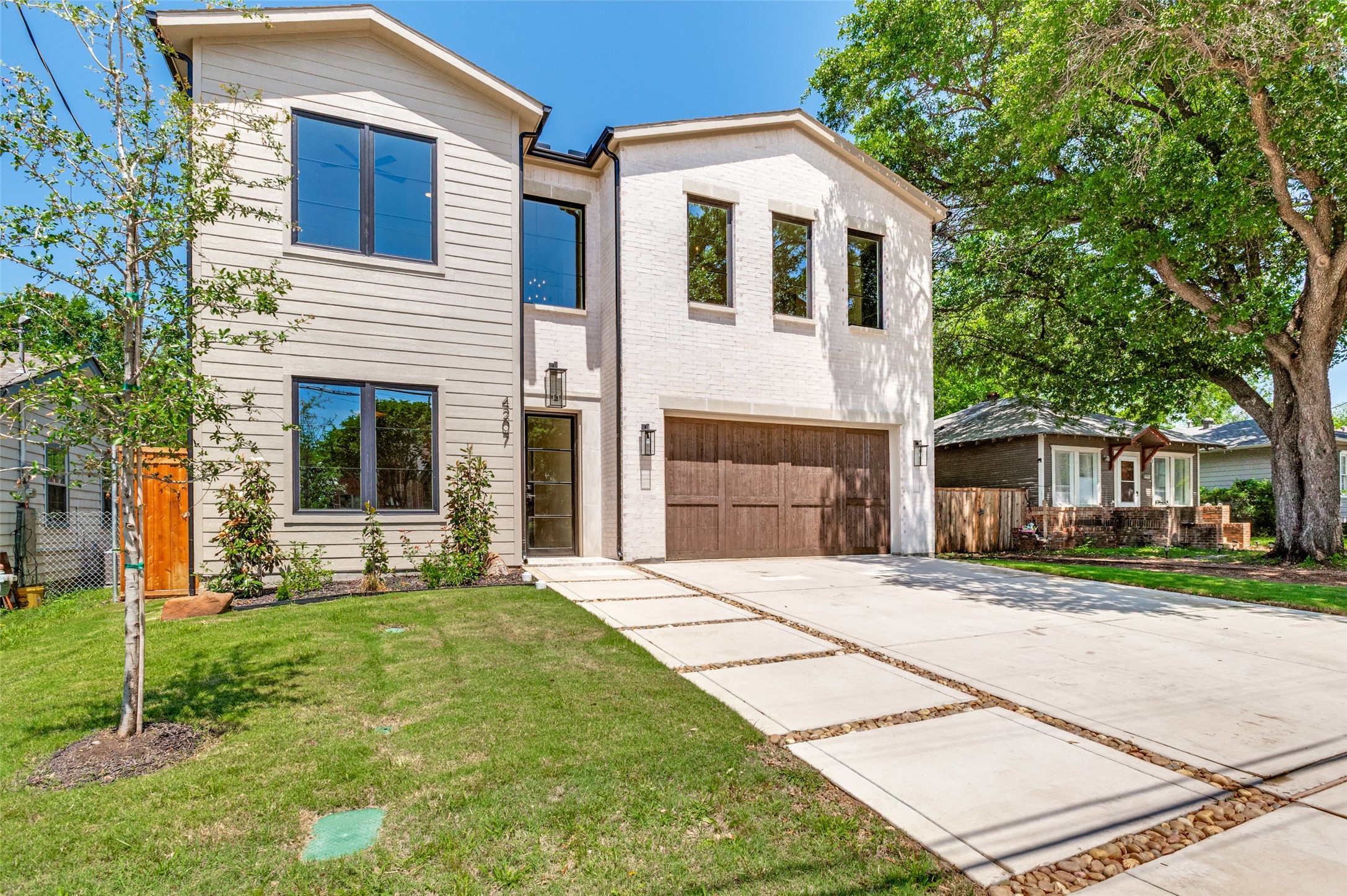 4207 Bonham Street Dallas TX 75229