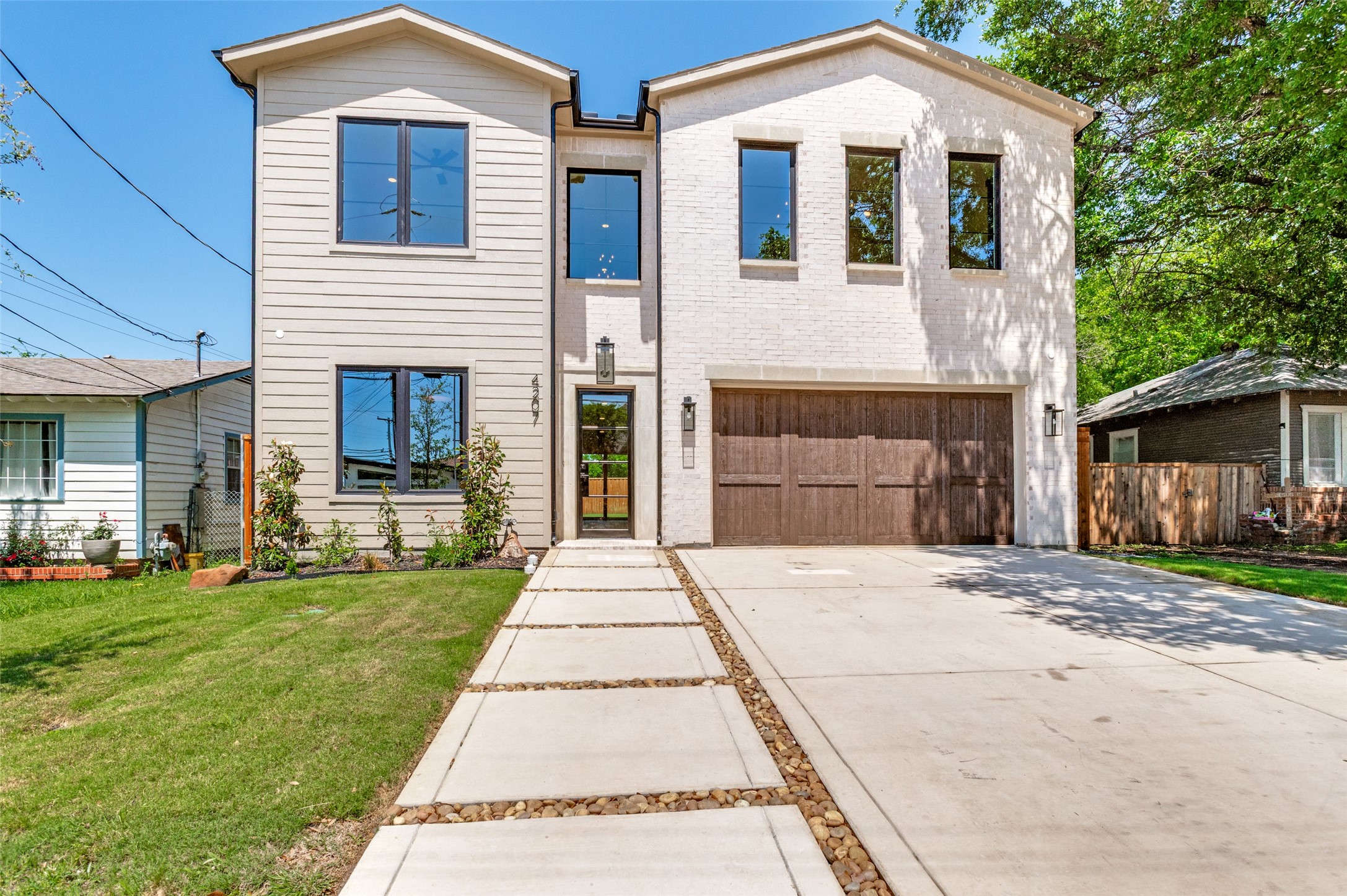 4207 Bonham Street Dallas TX 75229