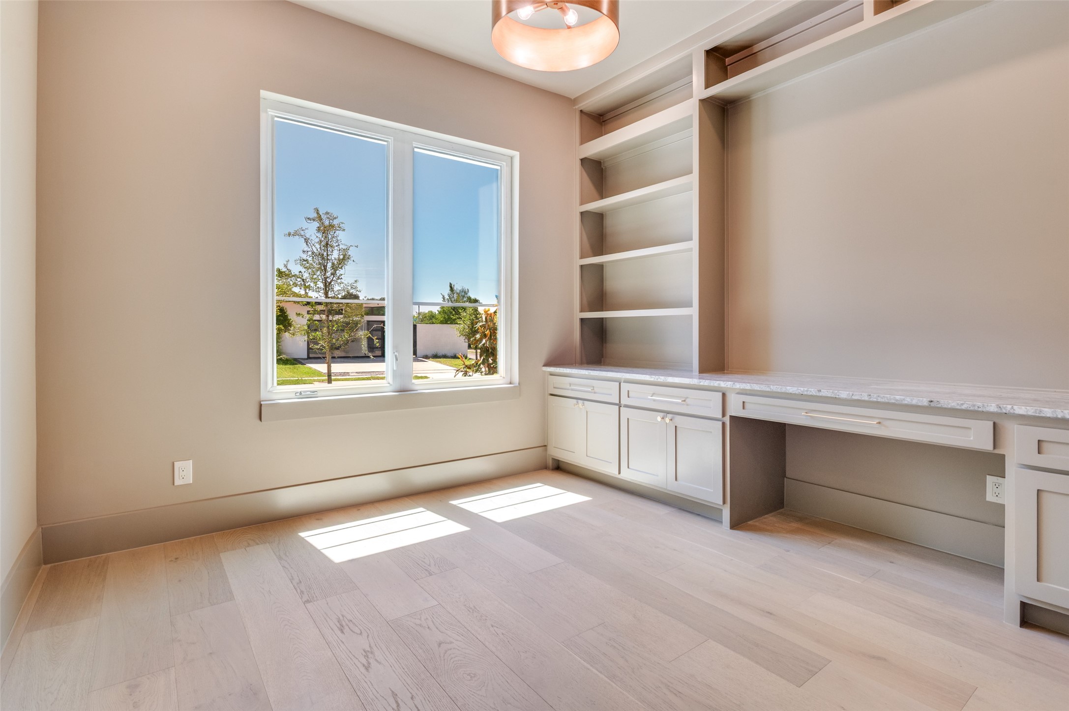 4207 Bonham Street Dallas TX 75229