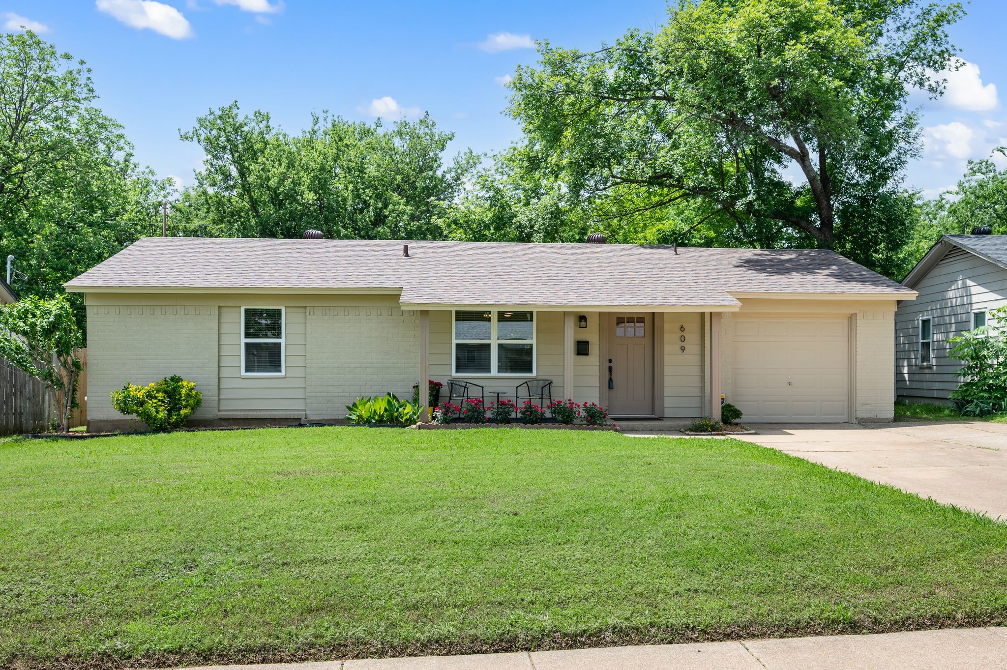 609 Crane Drive Euless TX 76039