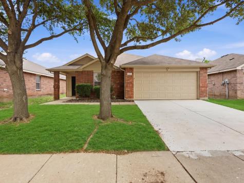 1132 Boxwood Drive Crowley TX 76036