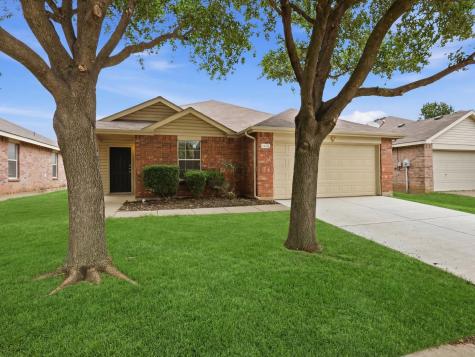 1132 Boxwood Drive Crowley TX 76036