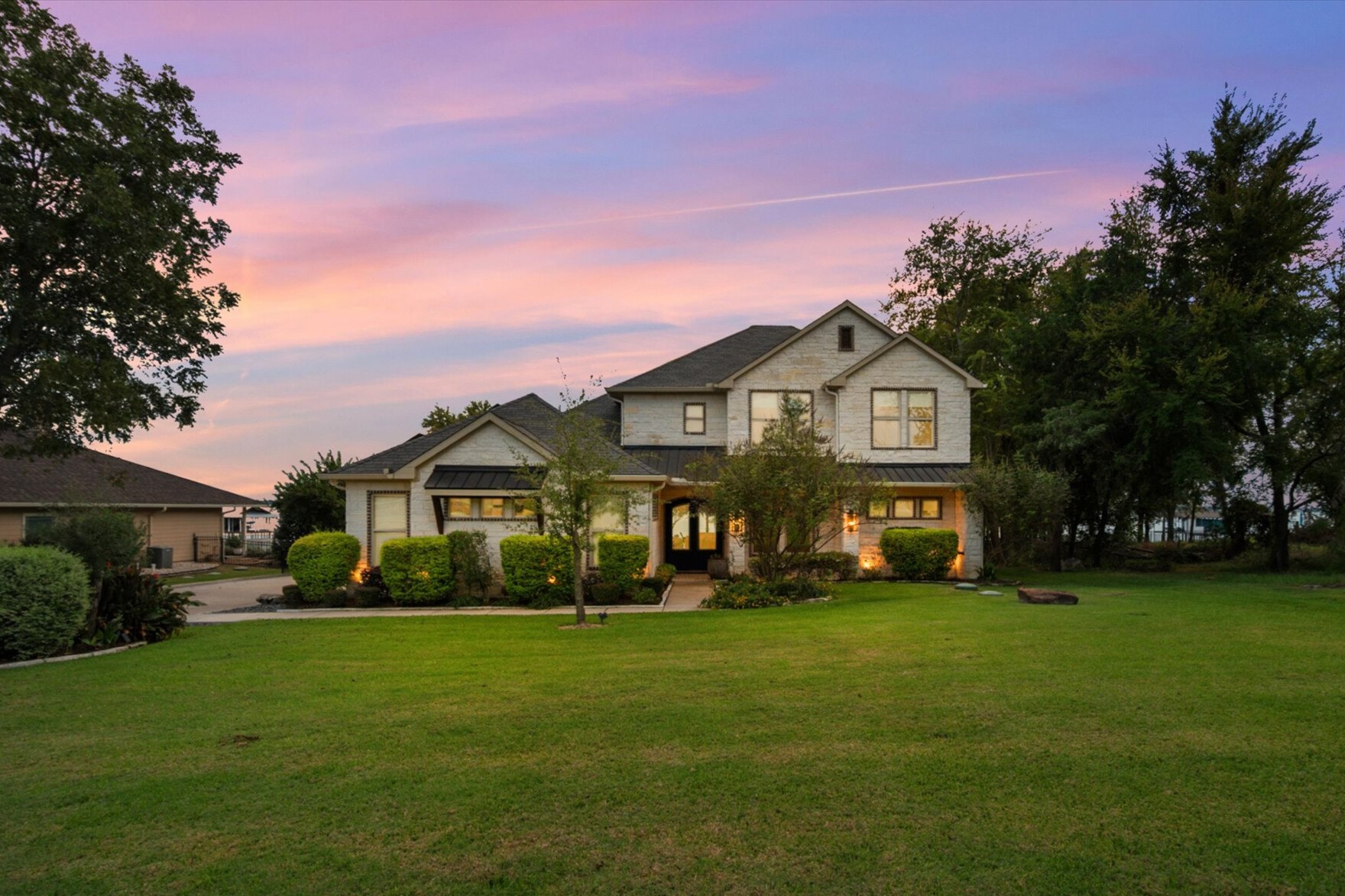 1140 The Shores Drive Corsicana TX 75109