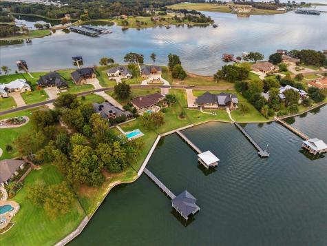 1140 The Shores Drive Corsicana TX 75109