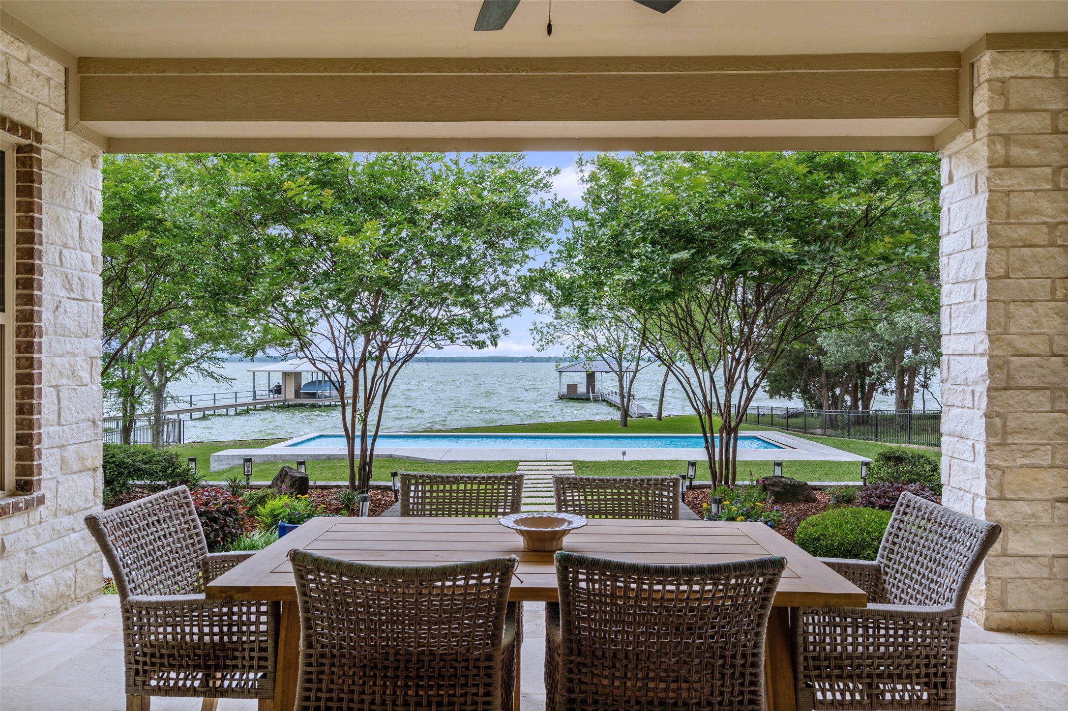 1140 The Shores Drive Corsicana TX 75109