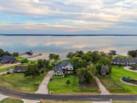 1140 The Shores Drive Corsicana TX 75109