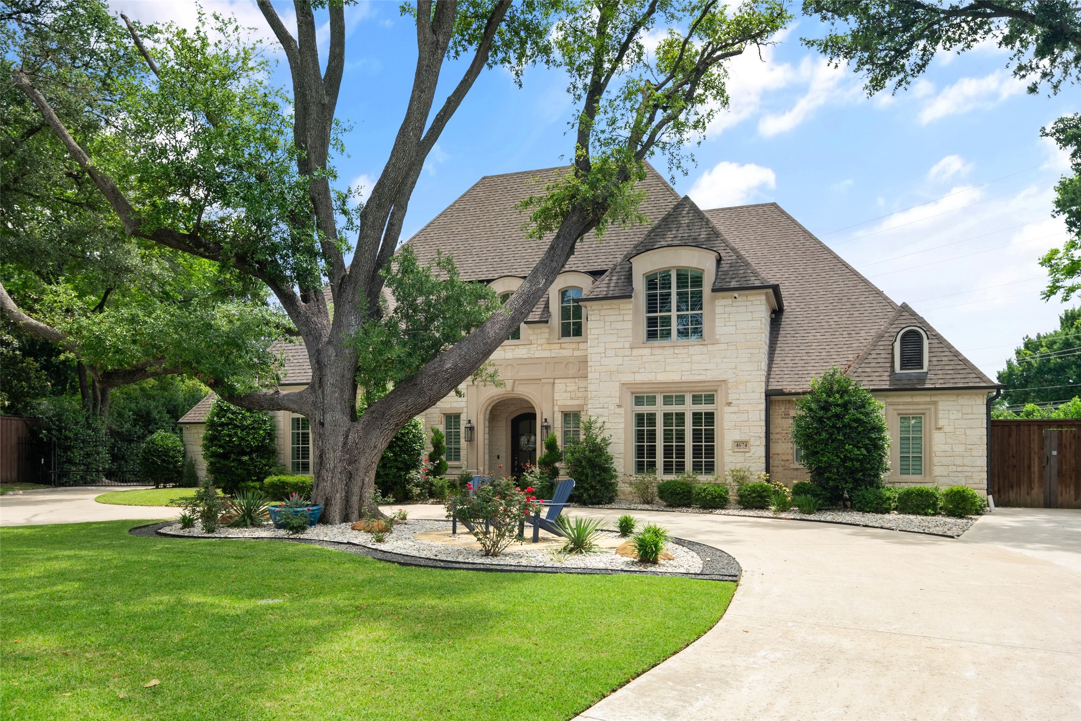 4674 College Park Drive Dallas TX 75229