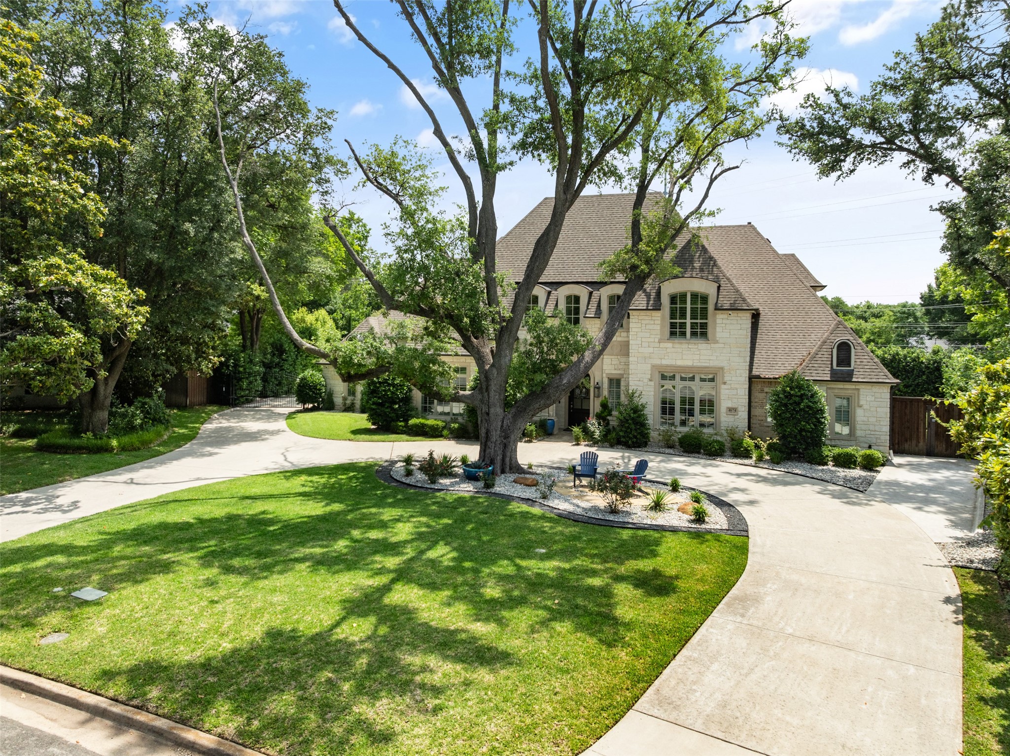 4674 College Park Drive Dallas TX 75229