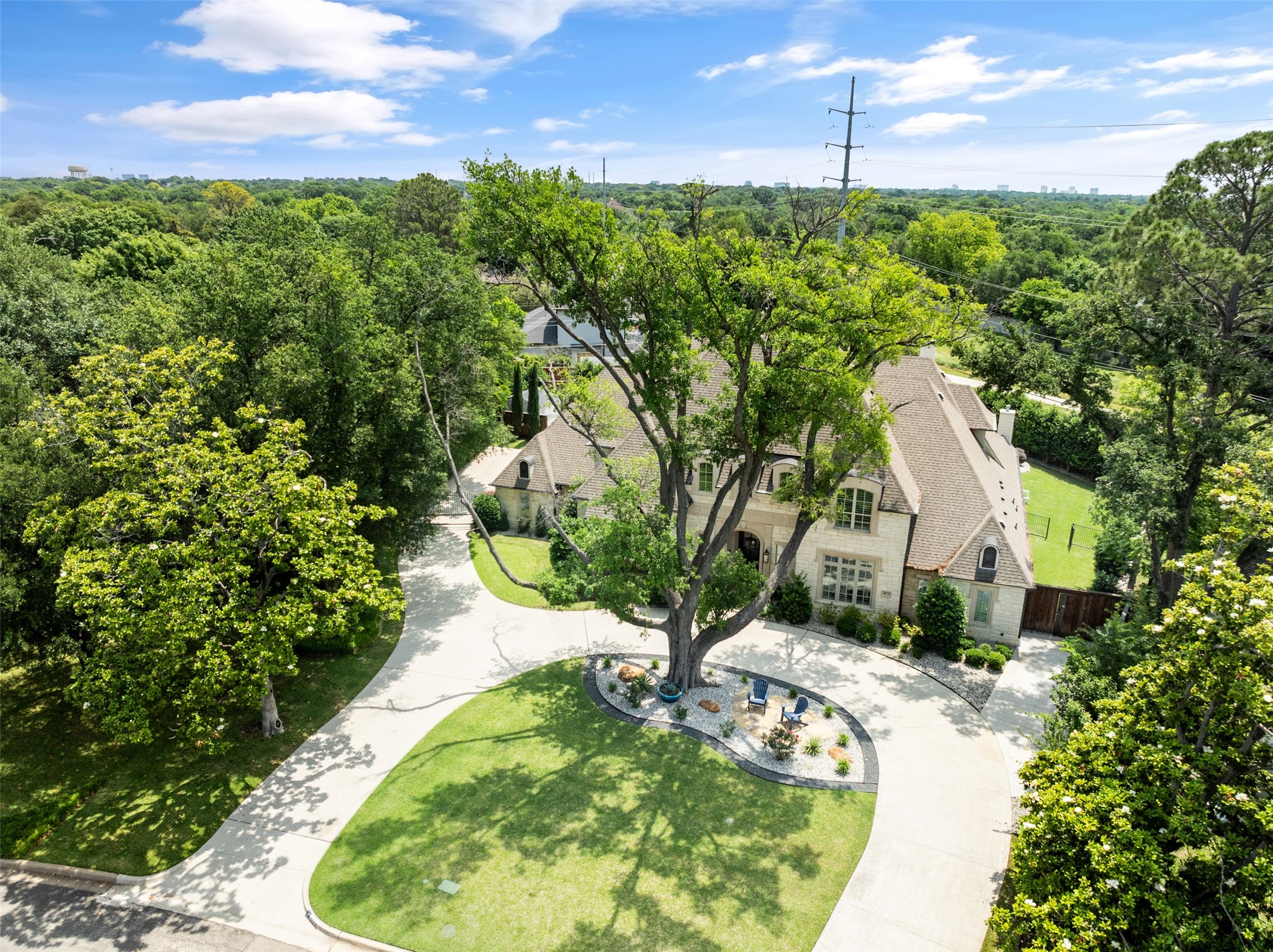 4674 College Park Drive Dallas TX 75229