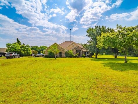 650 County Road 4444 Trenton TX 75490