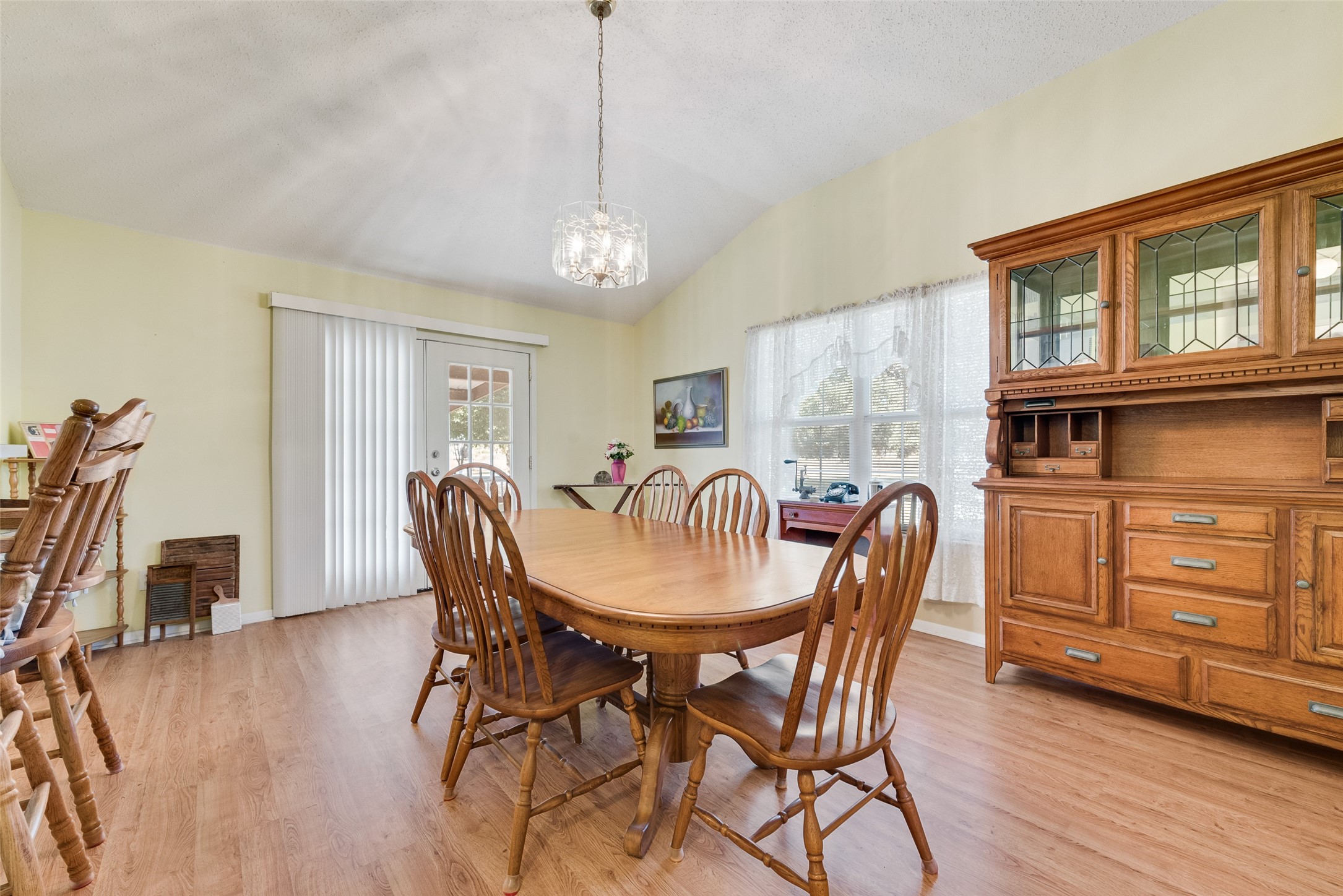 646 Liska Road Ennis TX 75119