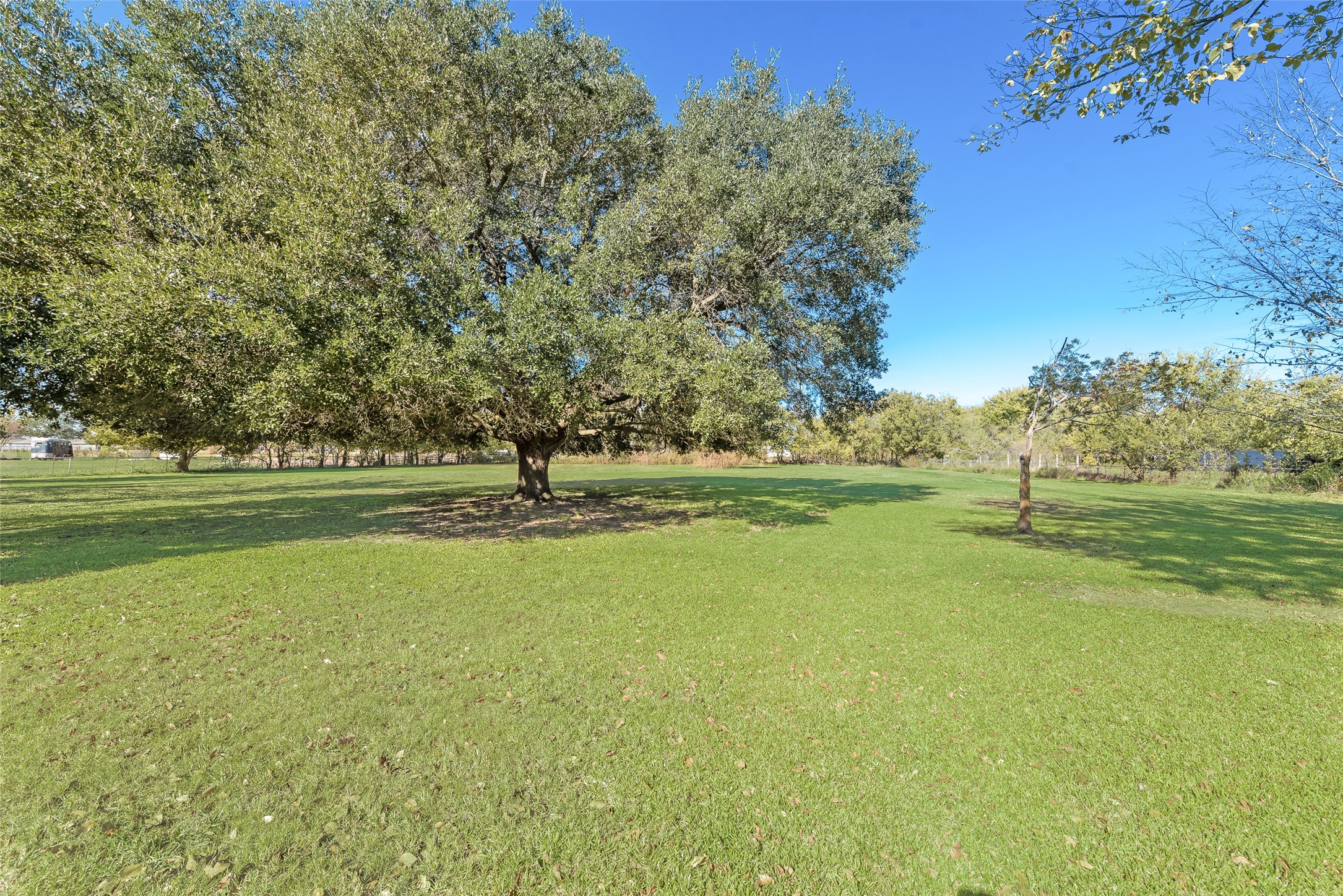 646 Liska Road Ennis TX 75119