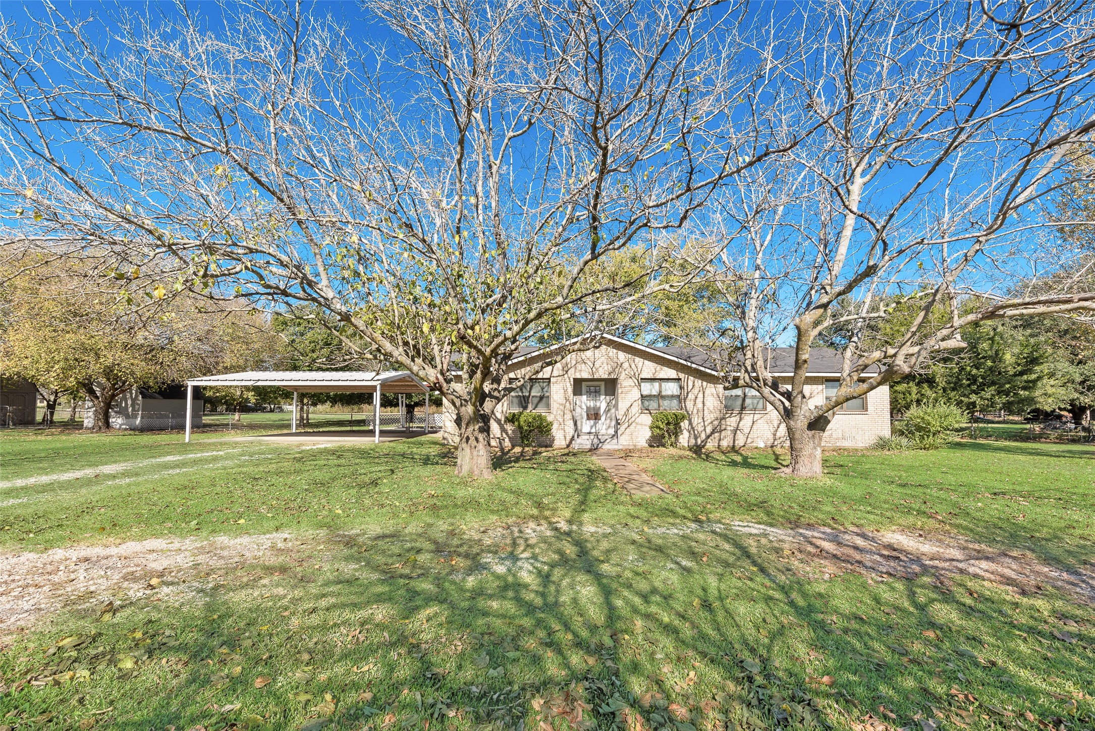 646 Liska Road Ennis TX 75119