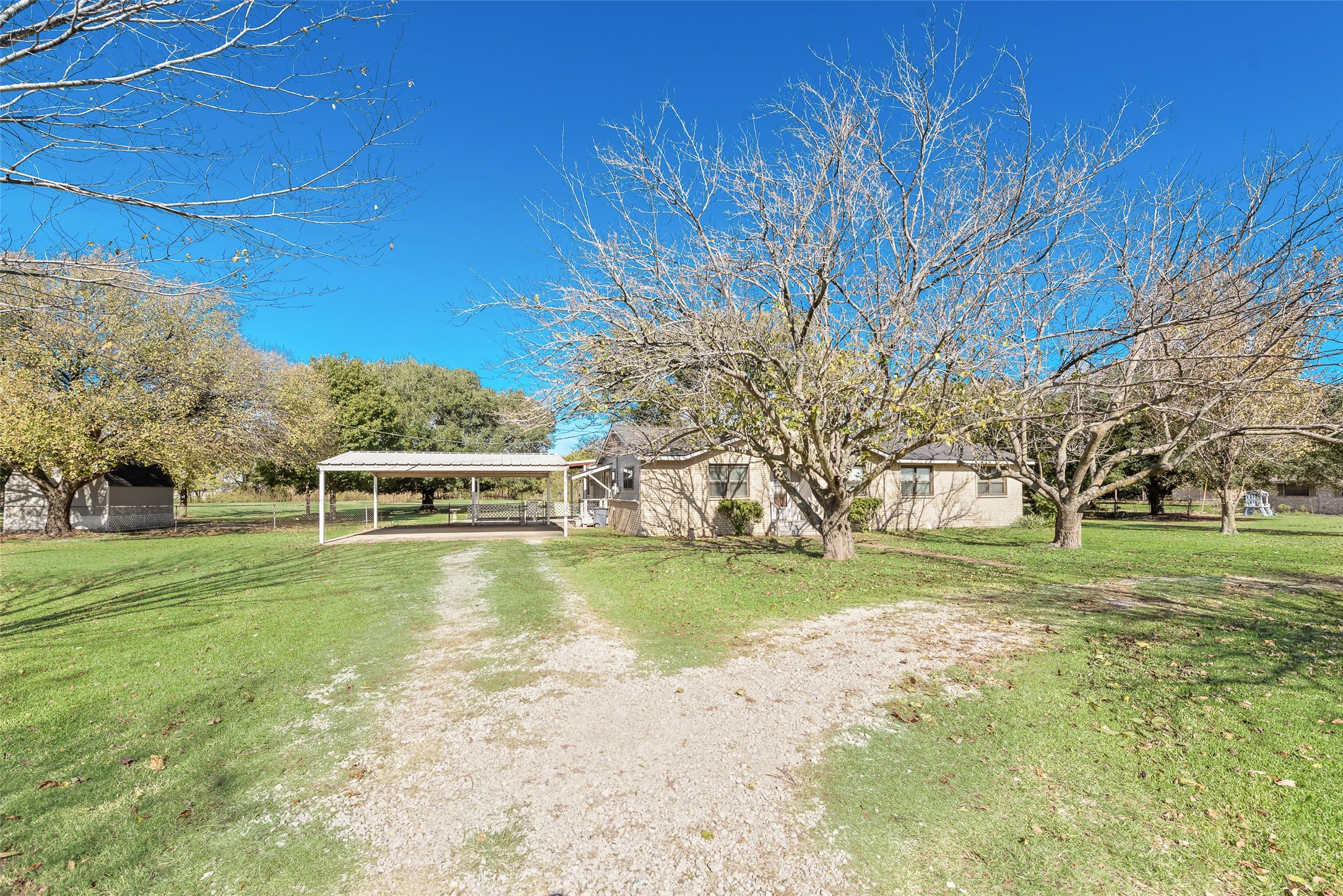 646 Liska Road Ennis TX 75119