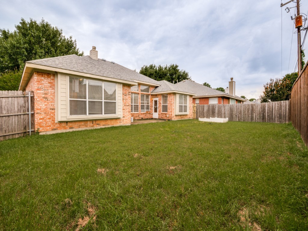 2806 Cheshire Way Grand Prairie TX 75052