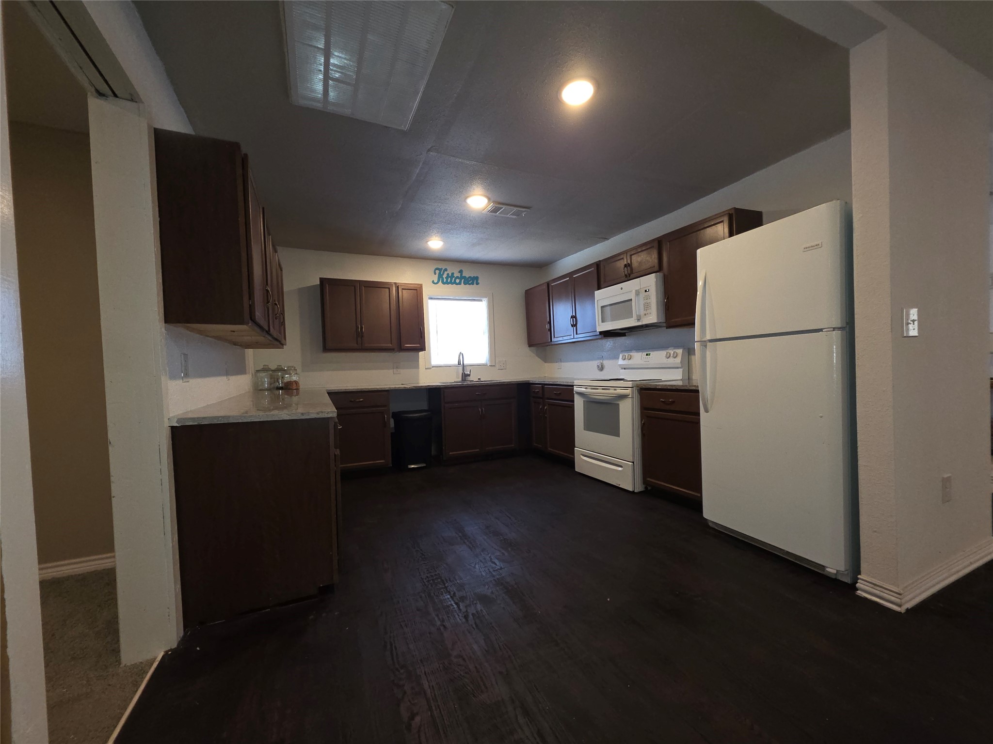 409 E Houston Street Mexia TX 76667