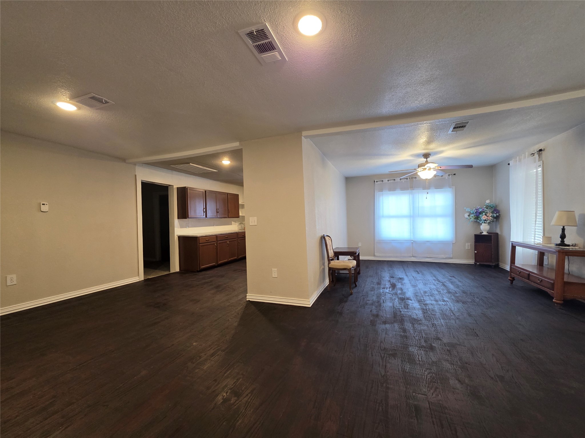409 E Houston Street Mexia TX 76667